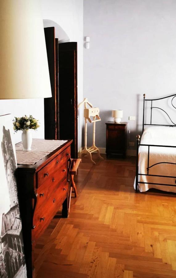 B&B Dimora Delle Donnole Bergamo Alta ภายนอก รูปภาพ