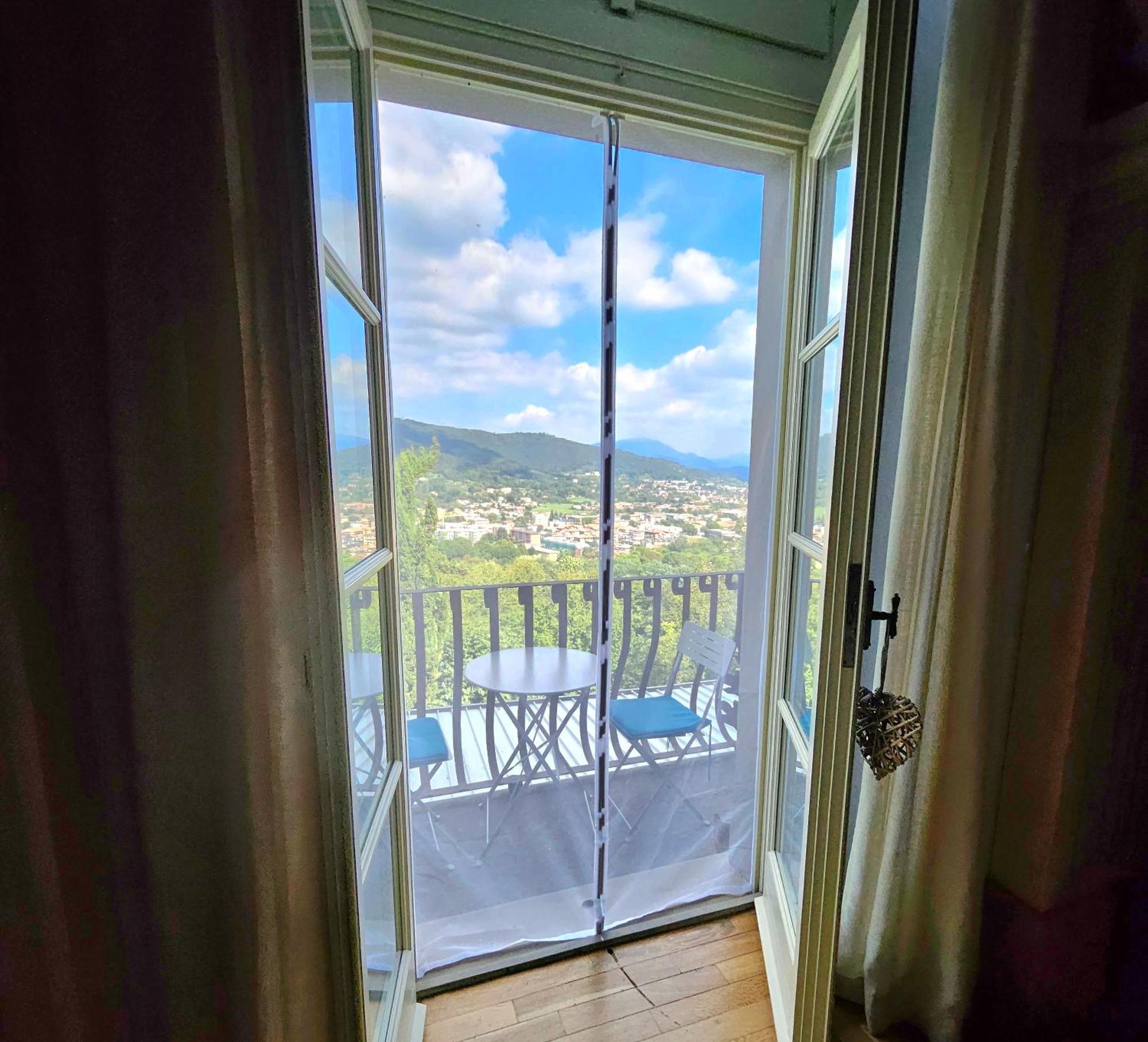 B&B Dimora Delle Donnole Bergamo Alta ภายนอก รูปภาพ