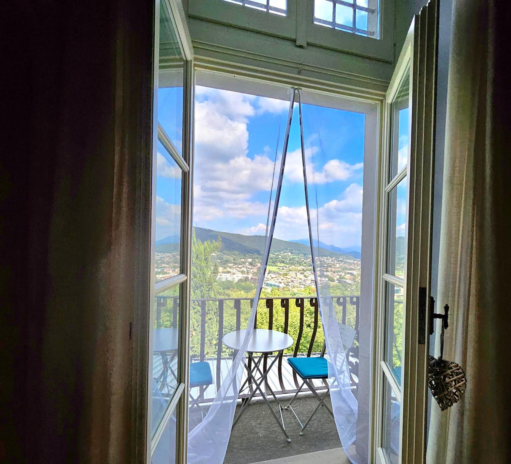 B&B Dimora Delle Donnole Bergamo Alta ภายนอก รูปภาพ