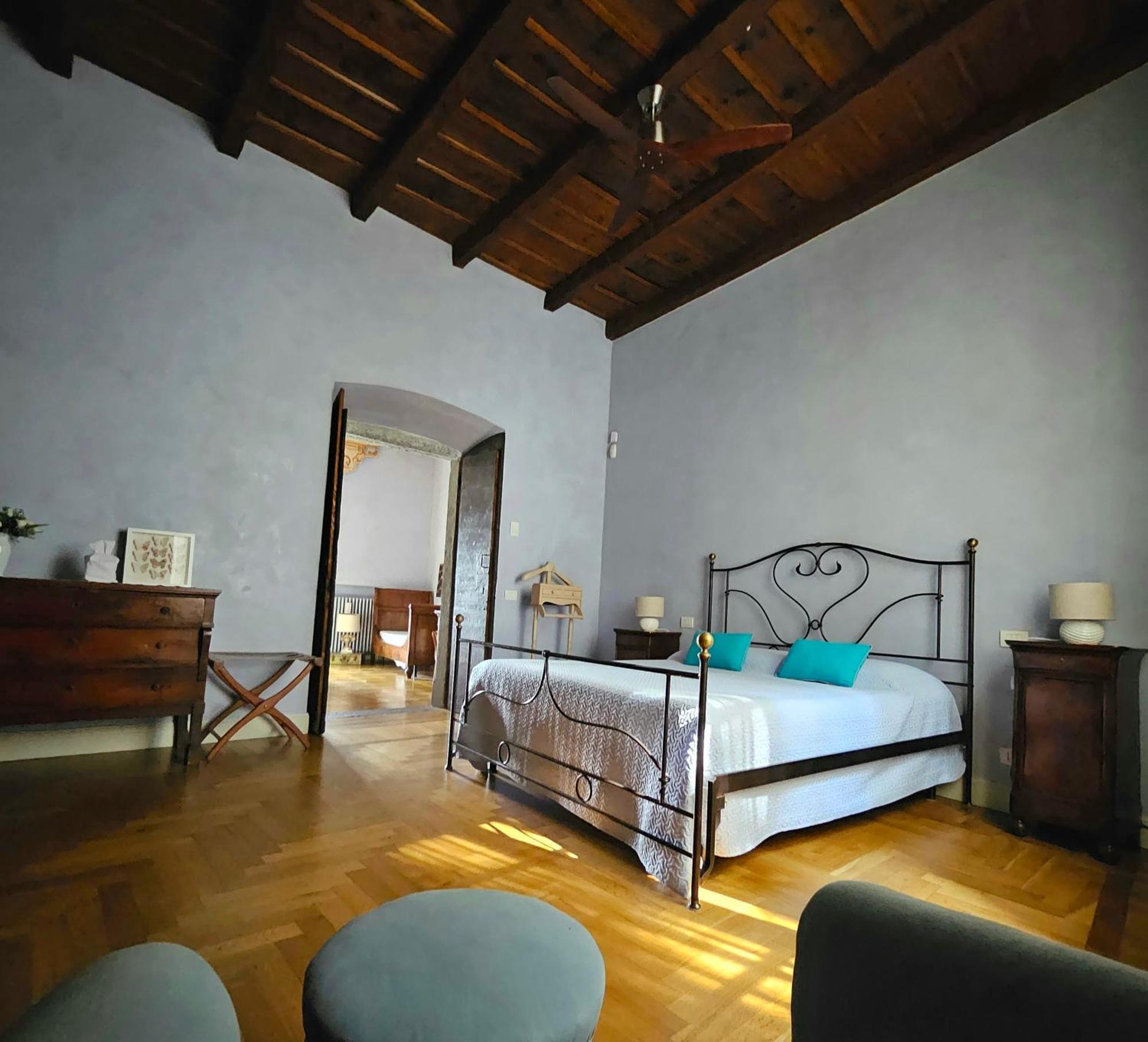 B&B Dimora Delle Donnole Bergamo Alta ภายนอก รูปภาพ