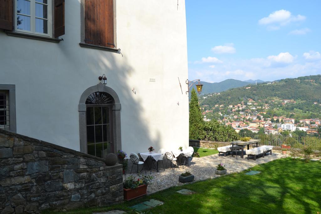 B&B Dimora Delle Donnole Bergamo Alta ภายนอก รูปภาพ