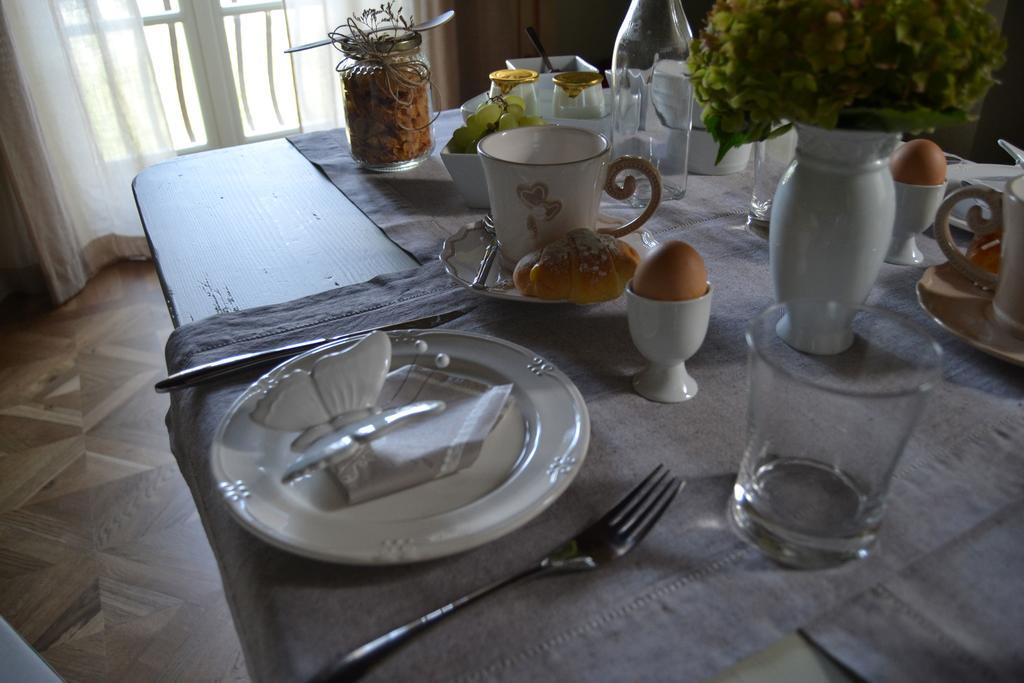 B&B Dimora Delle Donnole Bergamo Alta ภายนอก รูปภาพ