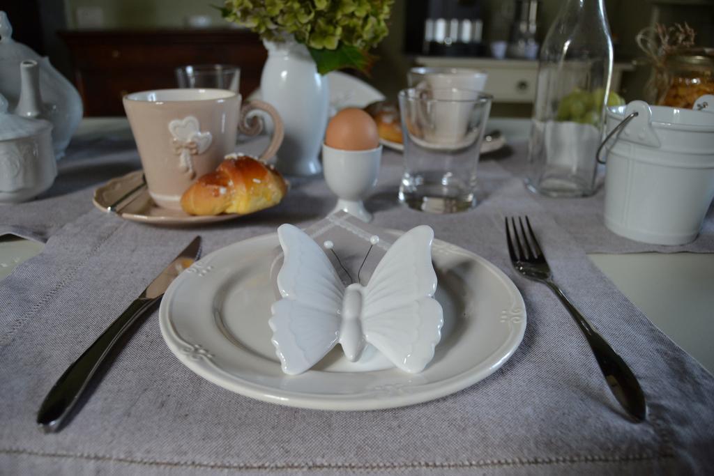 B&B Dimora Delle Donnole Bergamo Alta ภายนอก รูปภาพ