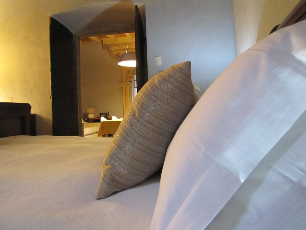 B&B Dimora Delle Donnole Bergamo Alta ภายนอก รูปภาพ