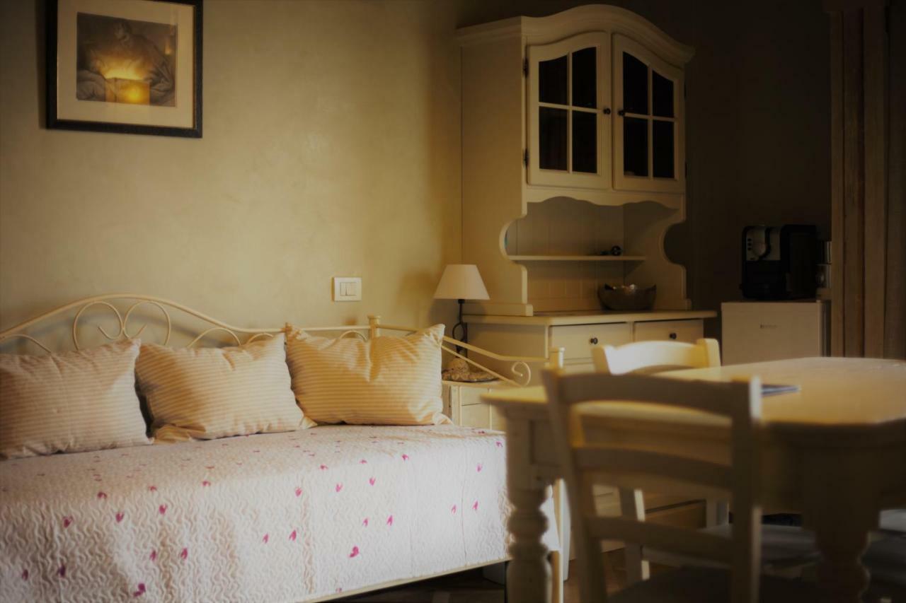 B&B Dimora Delle Donnole Bergamo Alta ภายนอก รูปภาพ